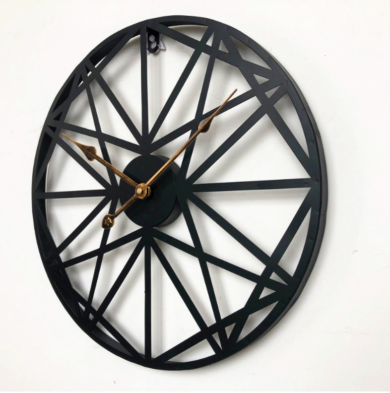 Horloge murale en fer