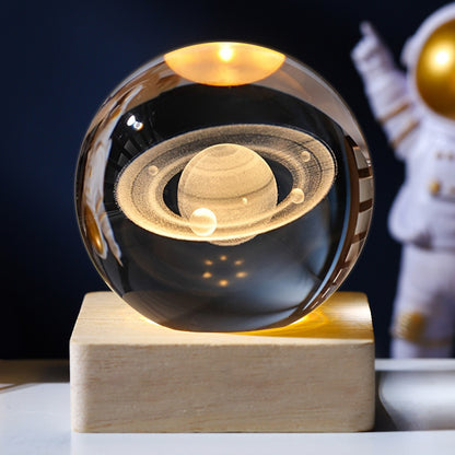 Veilleuse 3D avec boule de cristal sculptée, base carrée élégante